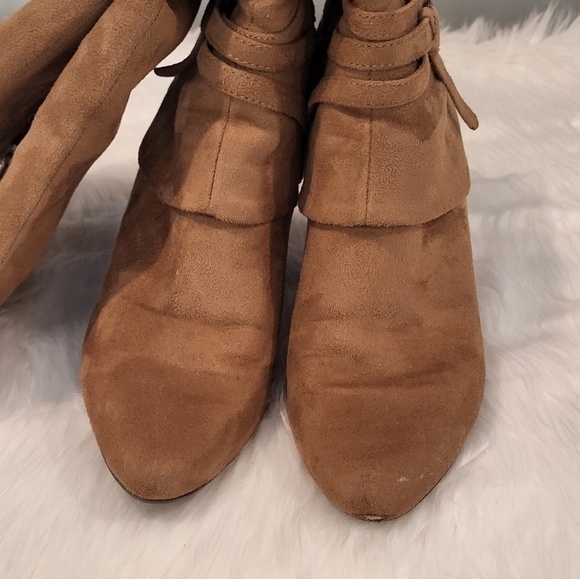 CUTE Suede boots! - Picture 7 of 12